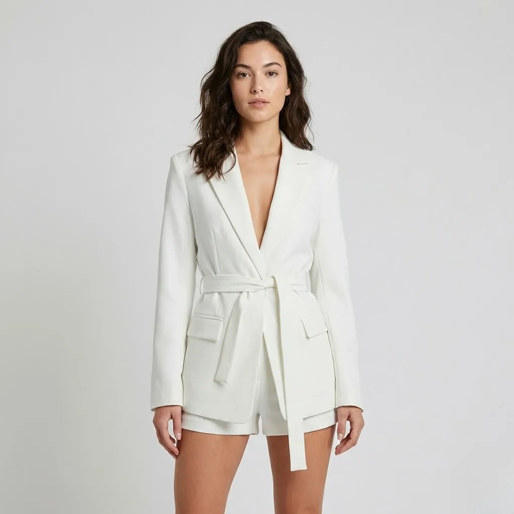 Elegância estruturada | Blazer vestido de alfaiataria | Silhueta contemporânea