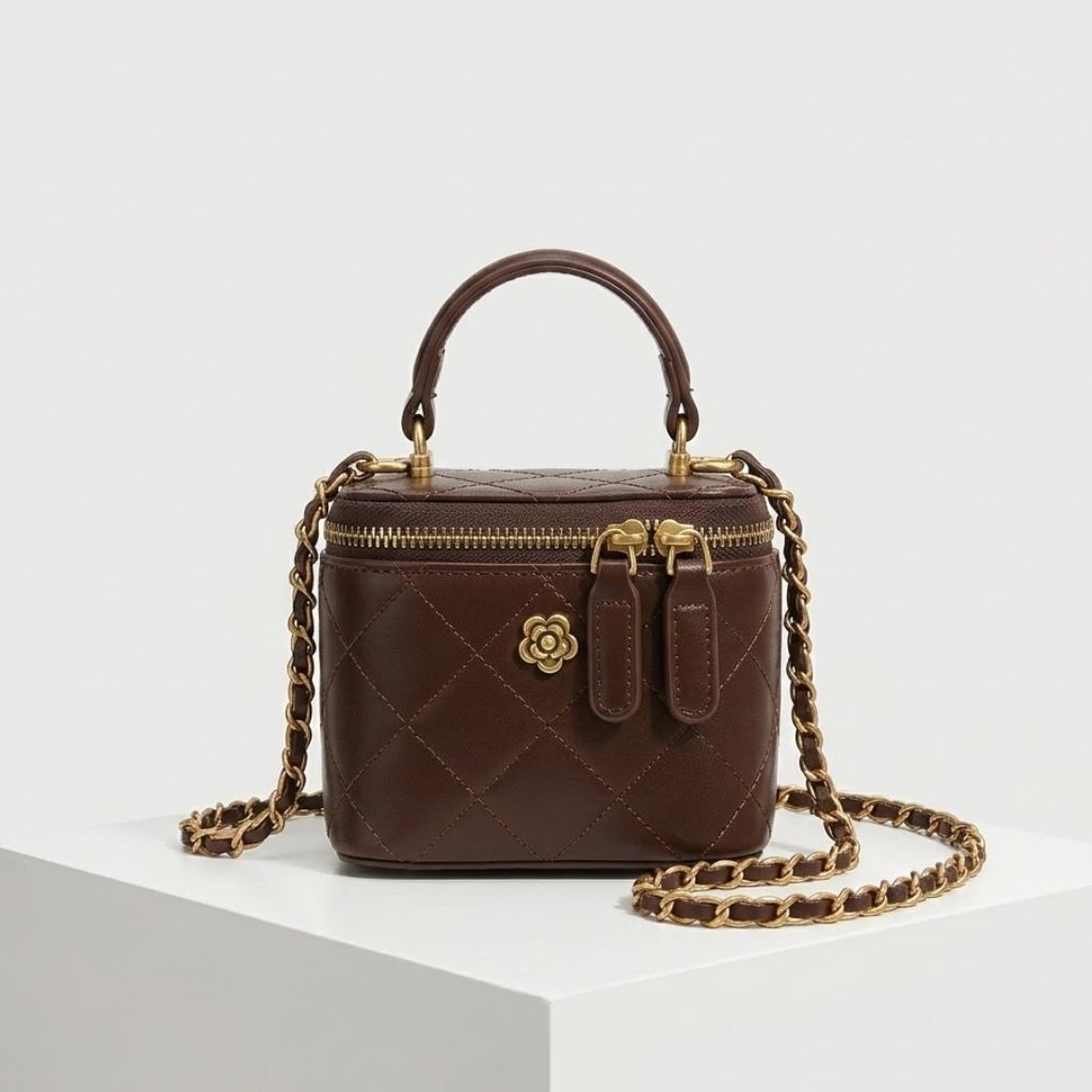 Mini Bolsa Estruturada com Alça de Mão e Corrente Tiracolo