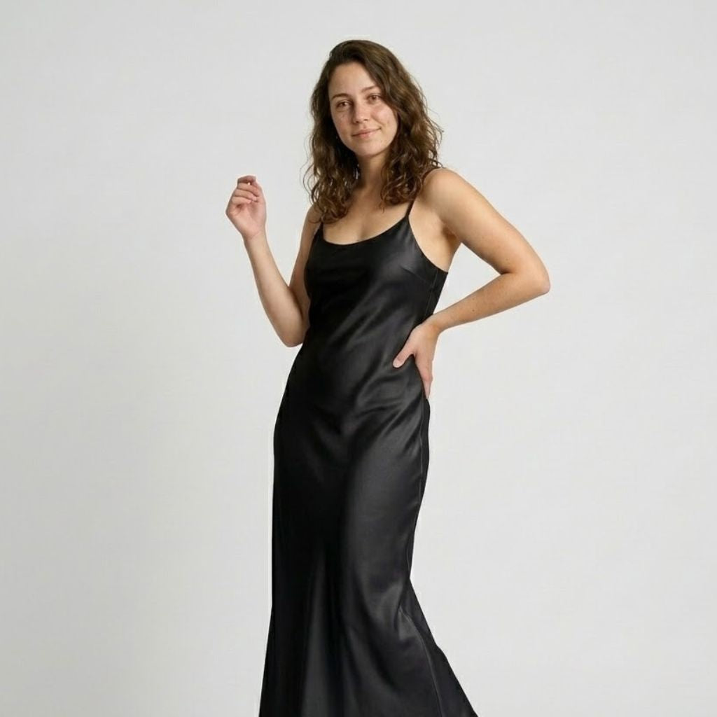 Vestido Comprido Fluido com Alças Finas e Elegância Natural