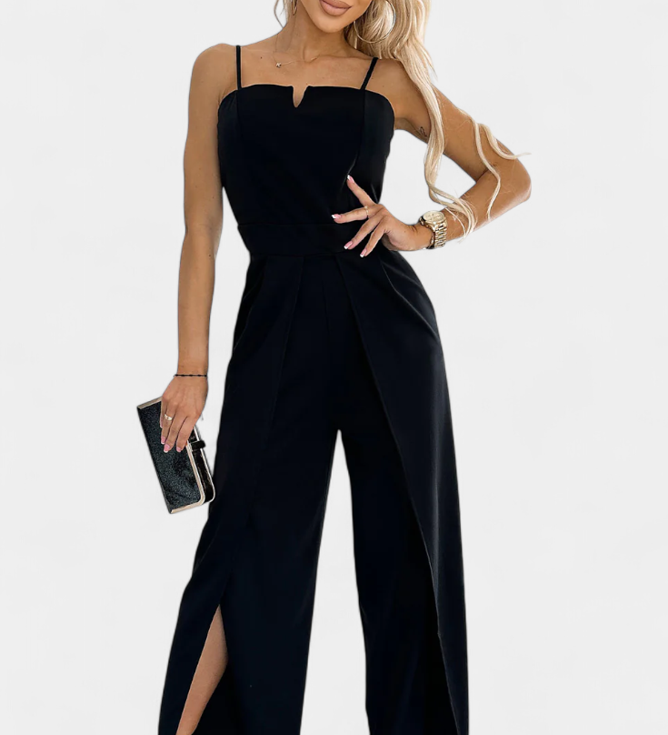 Prescillia Mono s Tenisky a Rozparkem