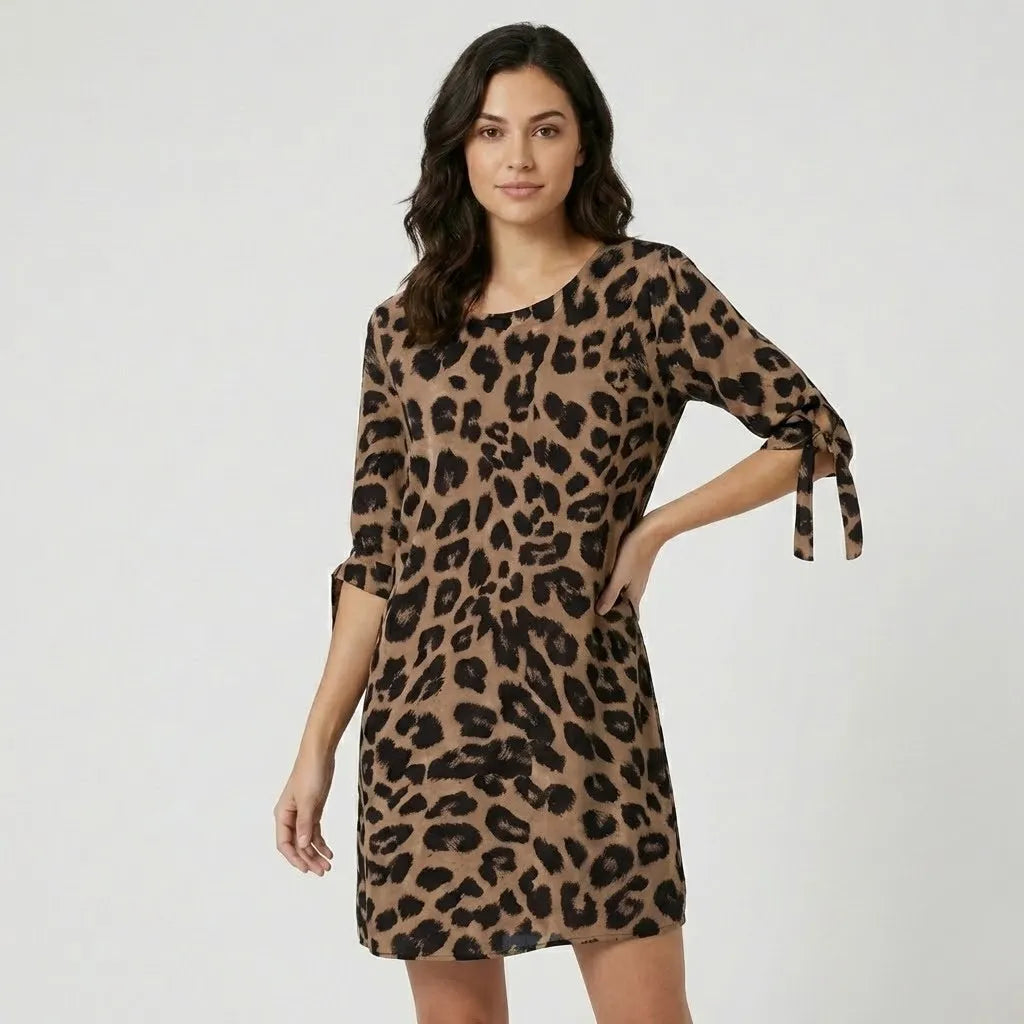 Vestido fluido com padrão animal | Corte direito | Estilo casual feminino