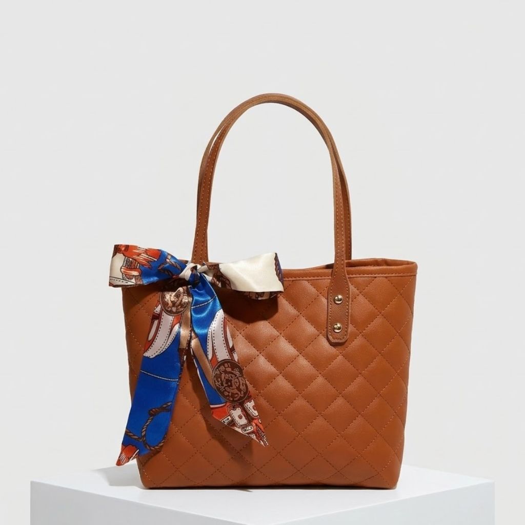 Bolsa de Ombro Acolchoada com Padrão Geométrico e Lenço Decorativo