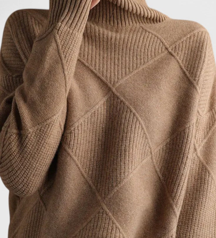 Jasminový svetr s vysokým límcem z kašmíru