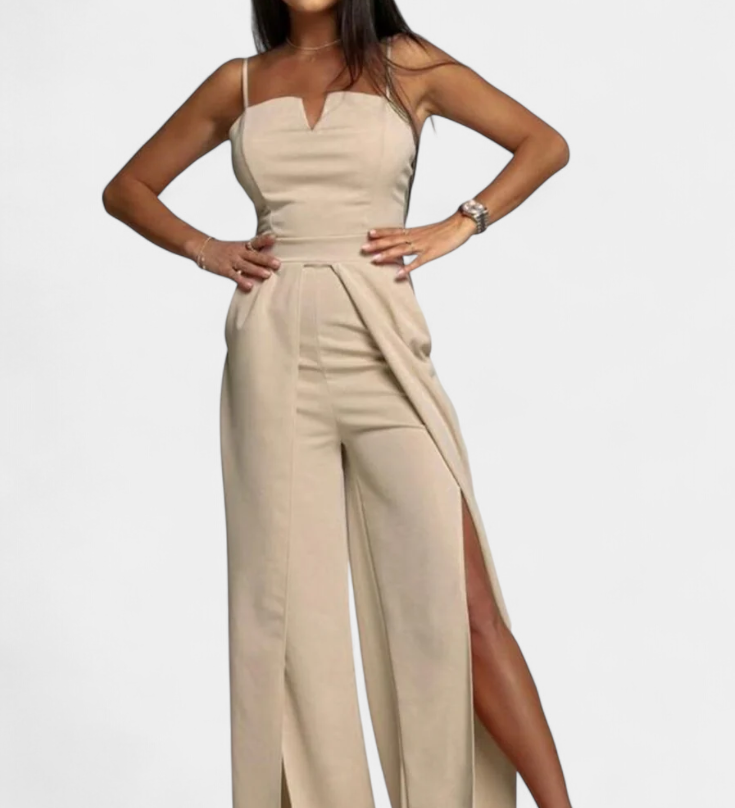 Prescillia Mono s Tenisky a Rozparkem