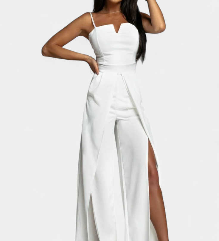 Prescillia Mono s Tenisky a Rozparkem