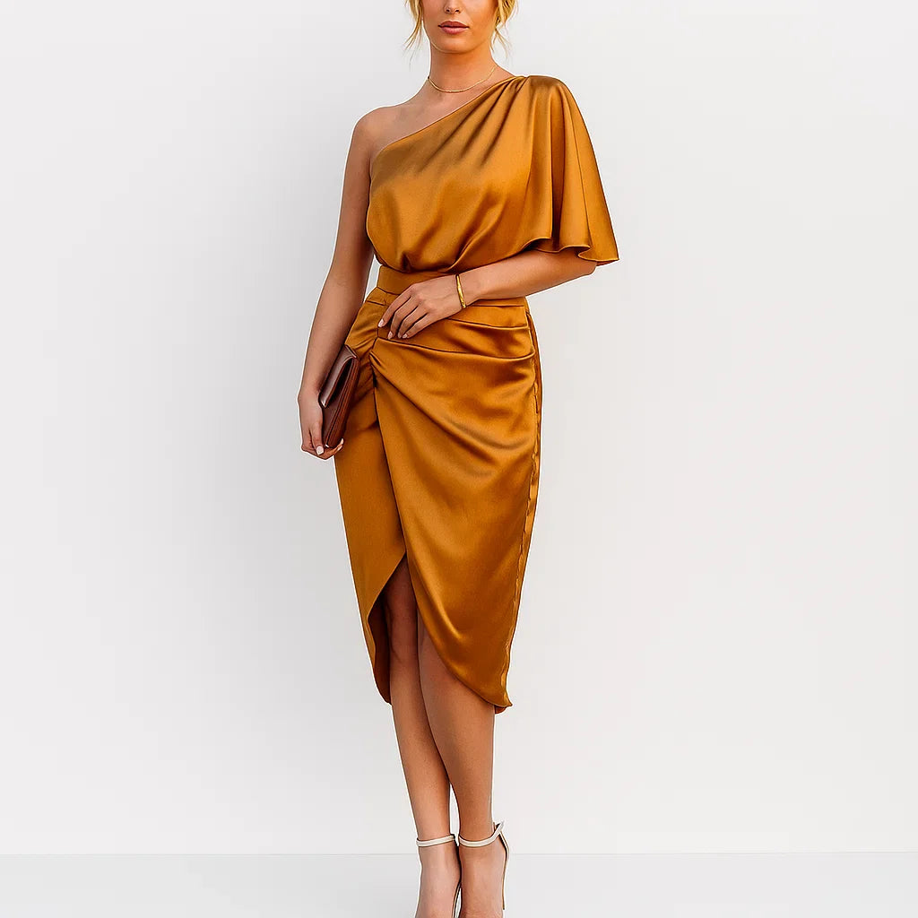 Vestido de festa assimétrico com drapeado elegante