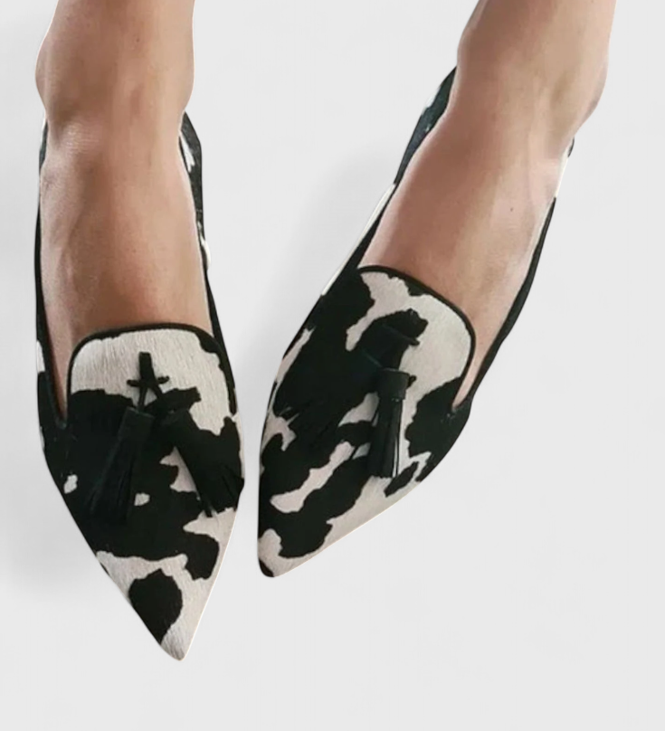Elegantní Fermina Mokasíny s Špičatou Špičkou a Bicolor Designem