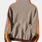 Vera Svetr s Vysokým Límcem a Pruhy