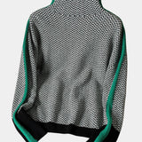 Vera Svetr s Vysokým Límcem a Pruhy