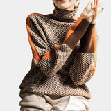 Vera Svetr s Vysokým Límcem a Pruhy