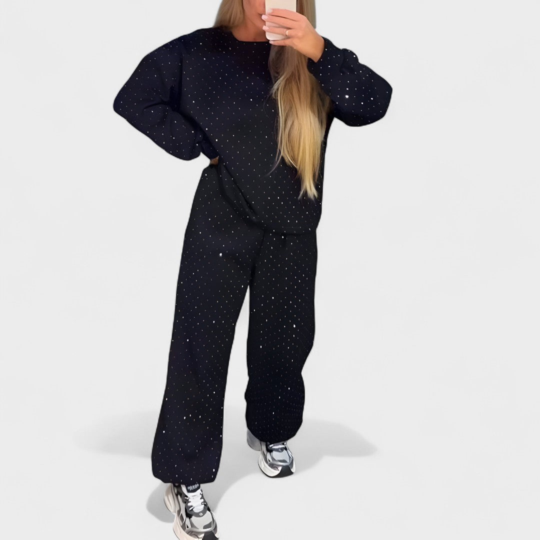 Martina - Pohodlná souprava s třpytkami