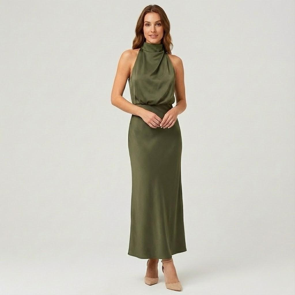Vestido midi justo com decote alto e silhueta elegante